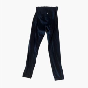 Black Lululemon 25in leggings